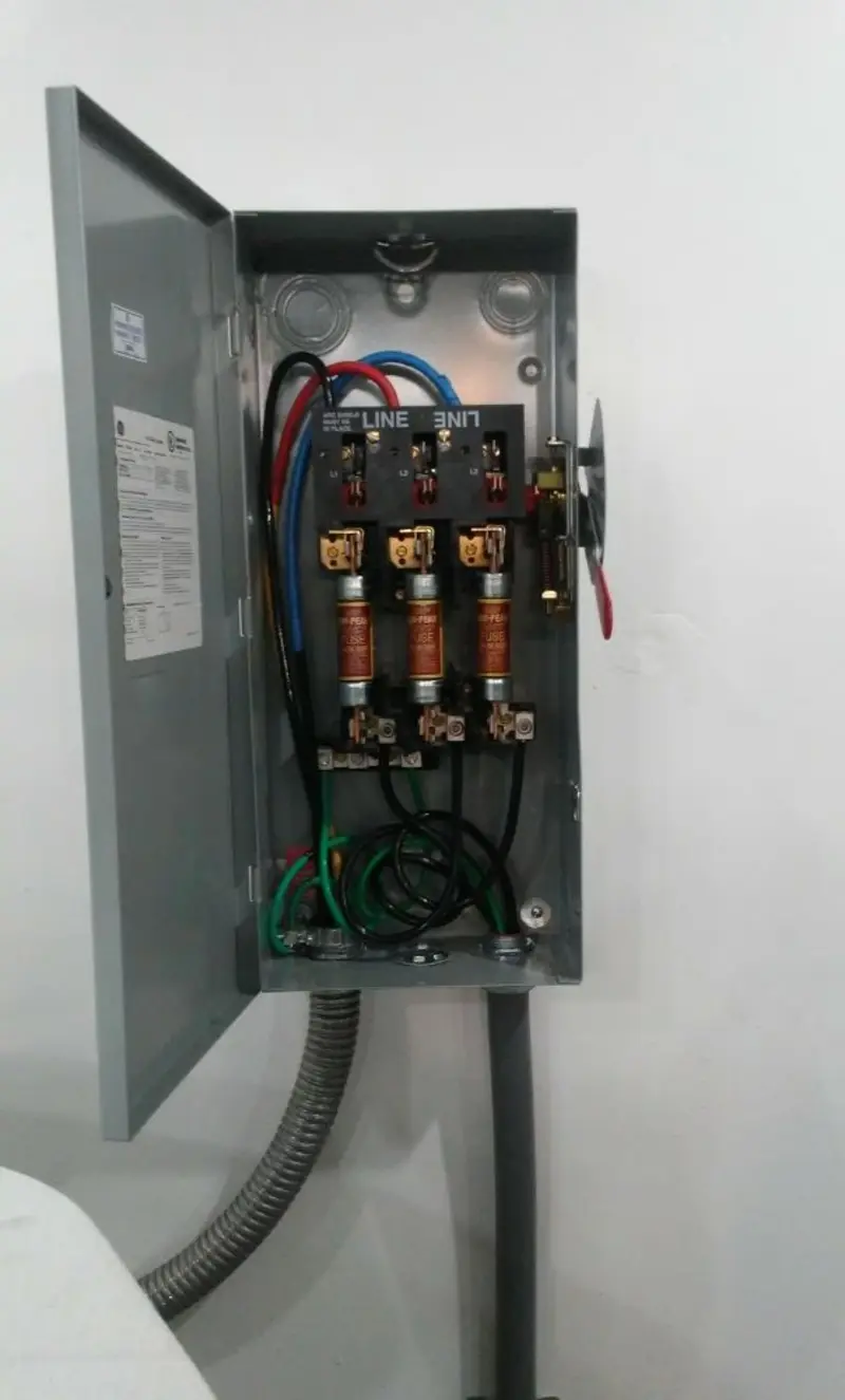 Three-phase disconnect switch installed for Smoke Detector Installation in Forest Park